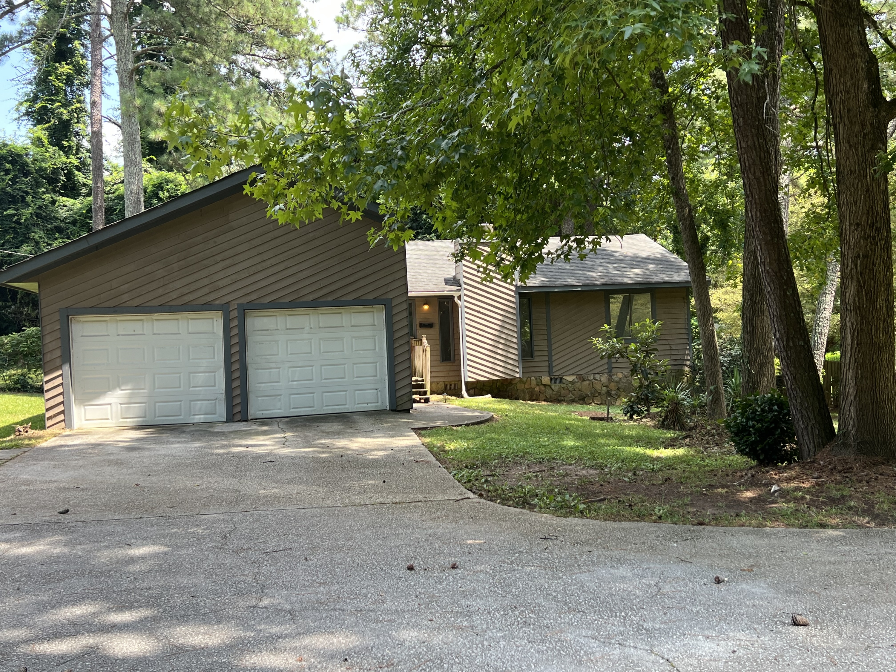 2908 N Deshong Rd